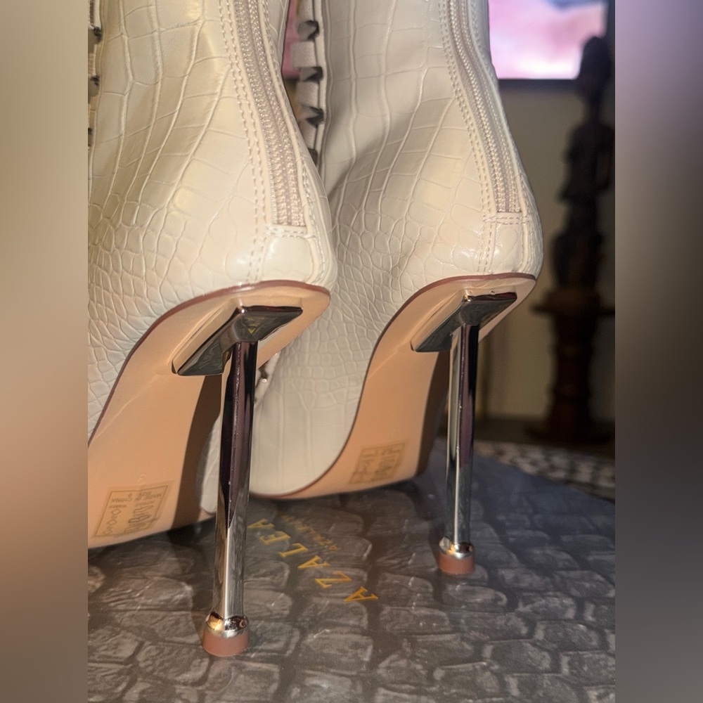 Azalea Wang “Sniper” Croc-Embossed Lace-Up Stiletto Boot in Beige - Picture 4 of 11